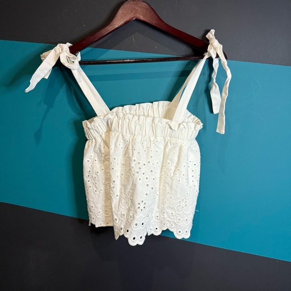 White Sleeveless Ruffled Crop Tank Top cotton - Picture 3 of 10